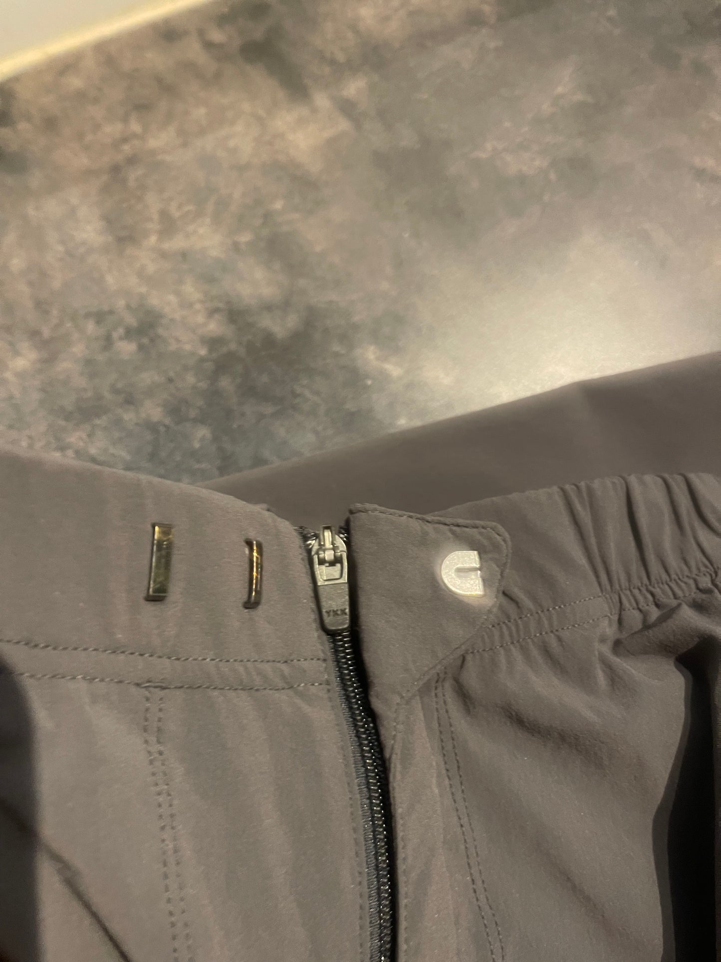 Leichte Trekking Hose von Haglöfs (M Damen) Anthrazit grau - wanderlich.com