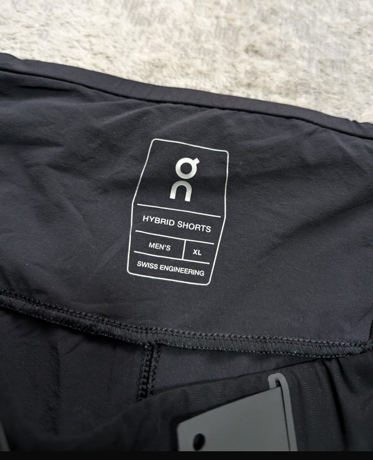 Ultraleichte Kurze Hose von ON (XL Herren) Lauf Shorts schwarz