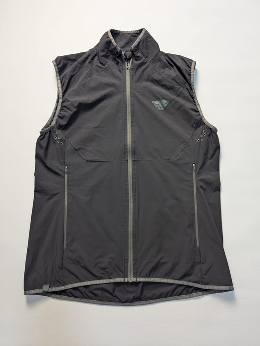 Leichte Wind Weste von Dynafit (M / L Damen) Laufweste Anthrazit - wanderlich.com