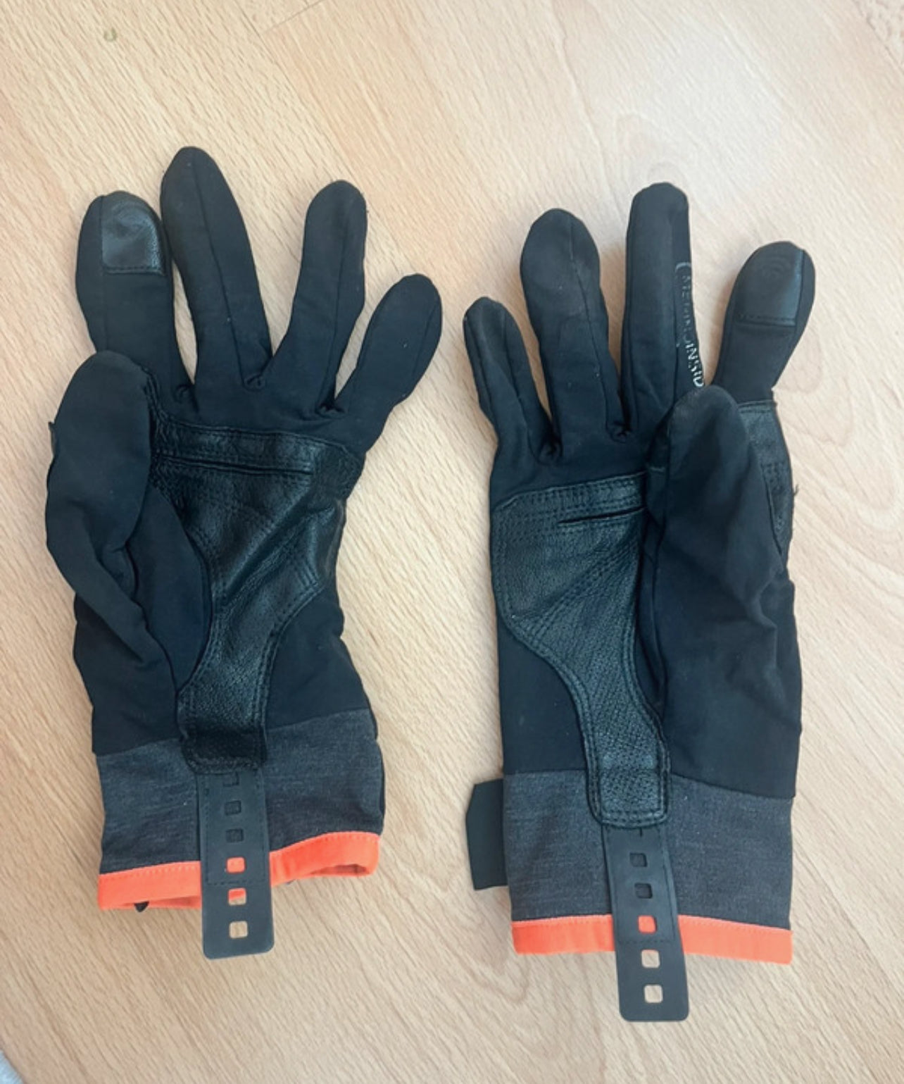Handschuhe von Ortovox (L Herren) Leder + Swisswool inside schwarz