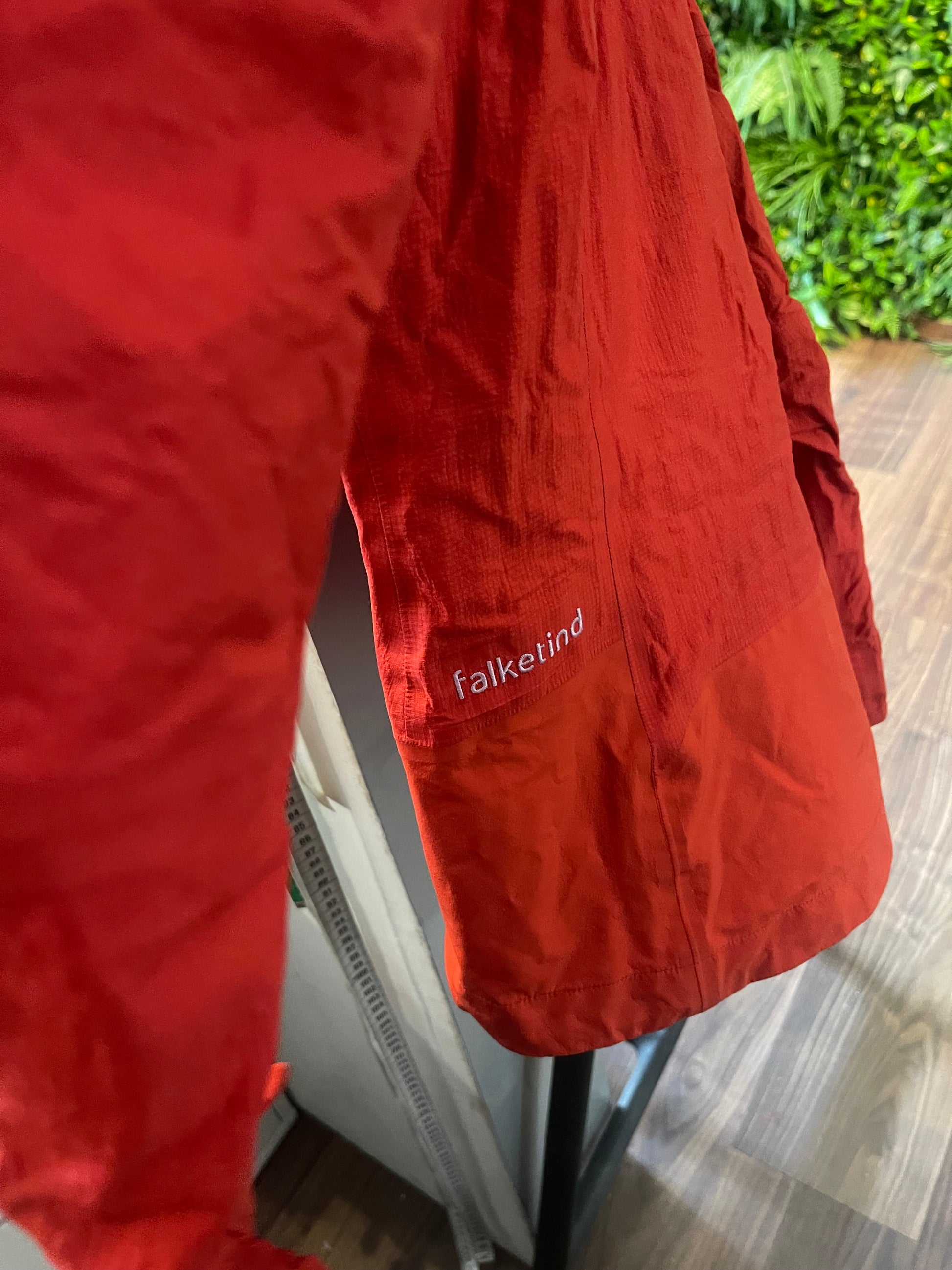 Windbreaker Jacke von Norrøna (S Damen) wasserabweisend rot - wanderlich.com