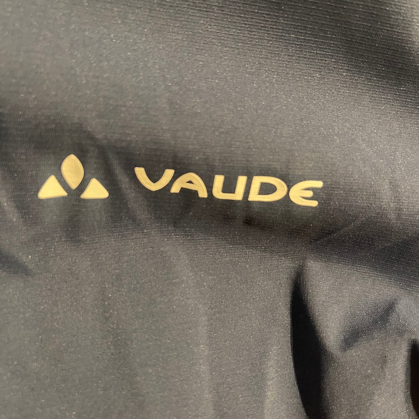 Leichte Hardshell Jacke von Vaude 2,5 L (L Herren) blau gelb