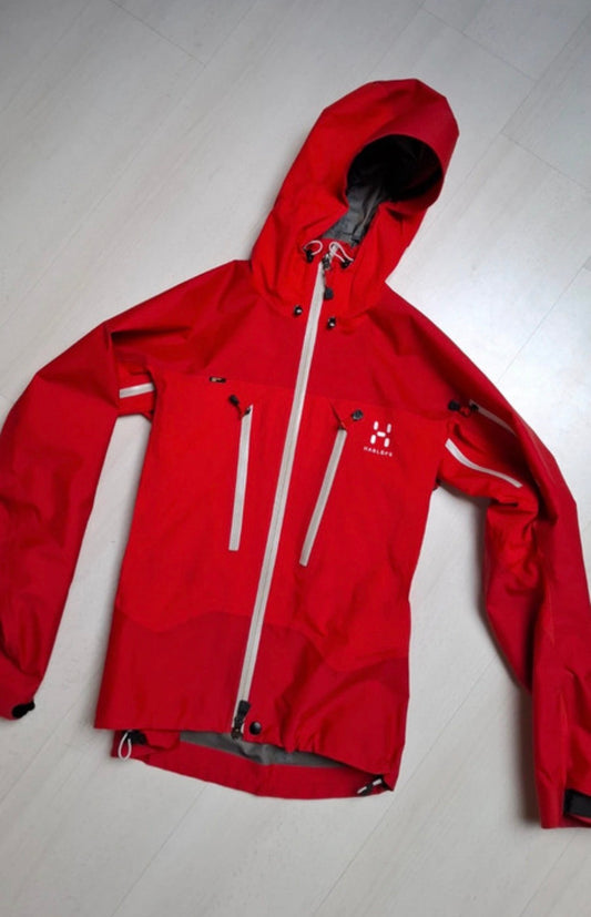 Hardshell Jacke von Haglöfs (S Damen) GoreTex Pro rot - wanderlich.com