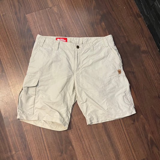 Kurze Hose von Fjällräven (M Damen) Shorts creme