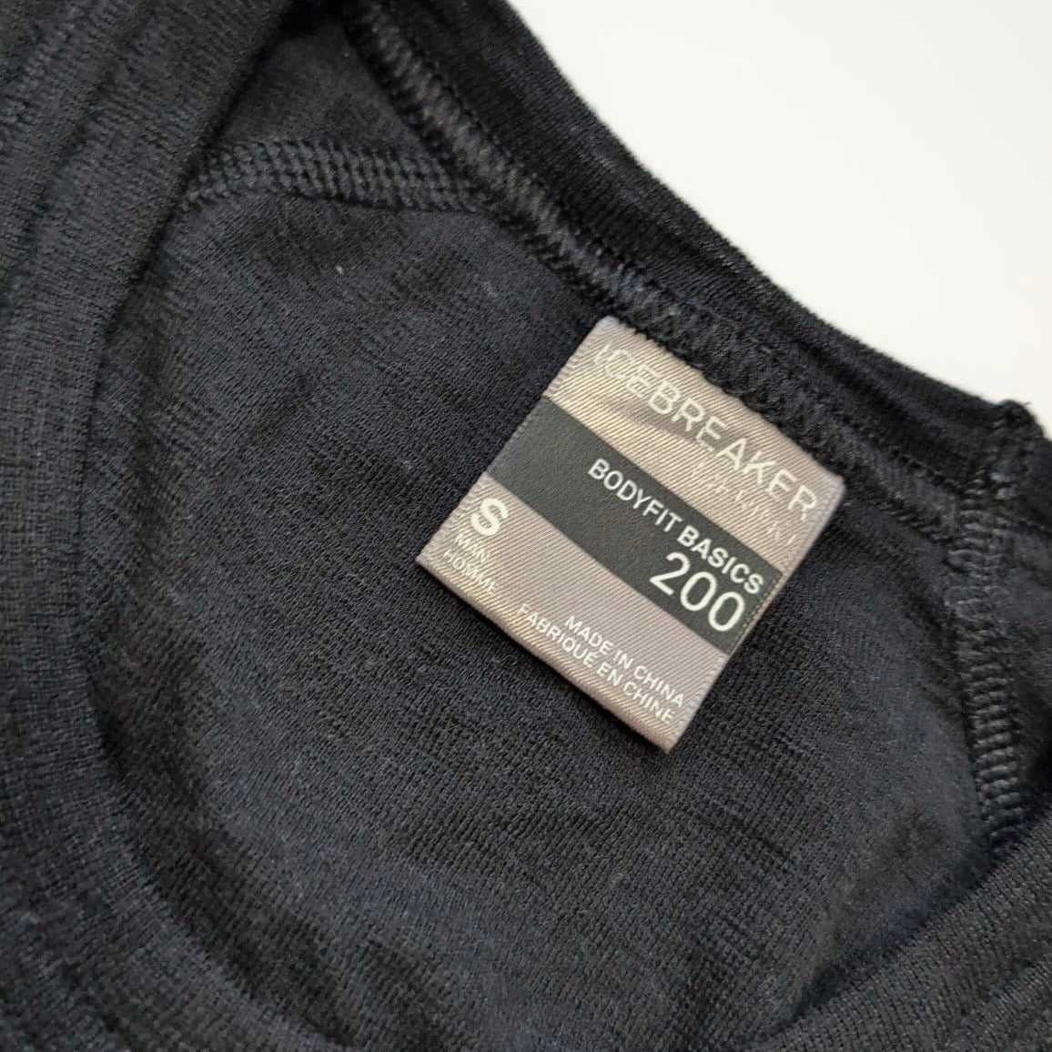 T-Shirt von Icebreaker Merino 200 (S Herren) Baselayer schwarz