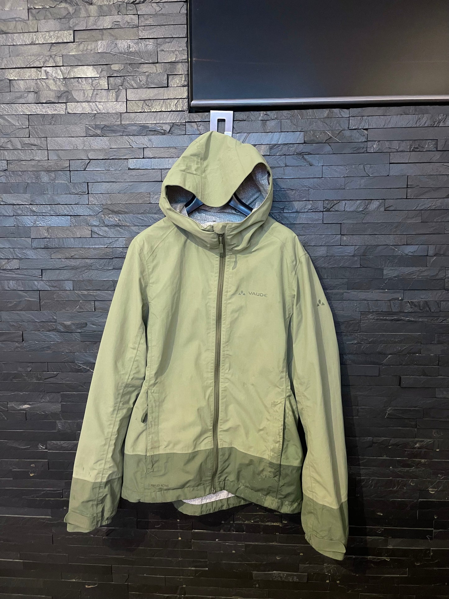 Regen Jacke von Vaude (M Damen) Hardshell grün