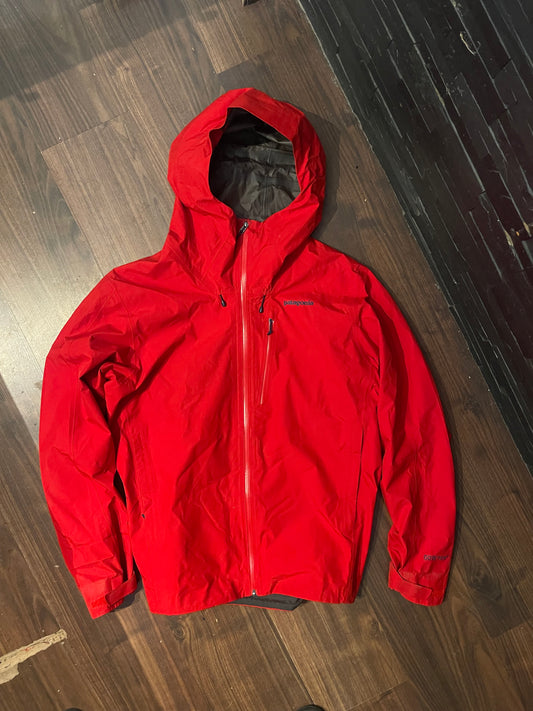 Goretex Jacke von Patagonia (XL Herren) Hardshell rot - wanderlich.com
