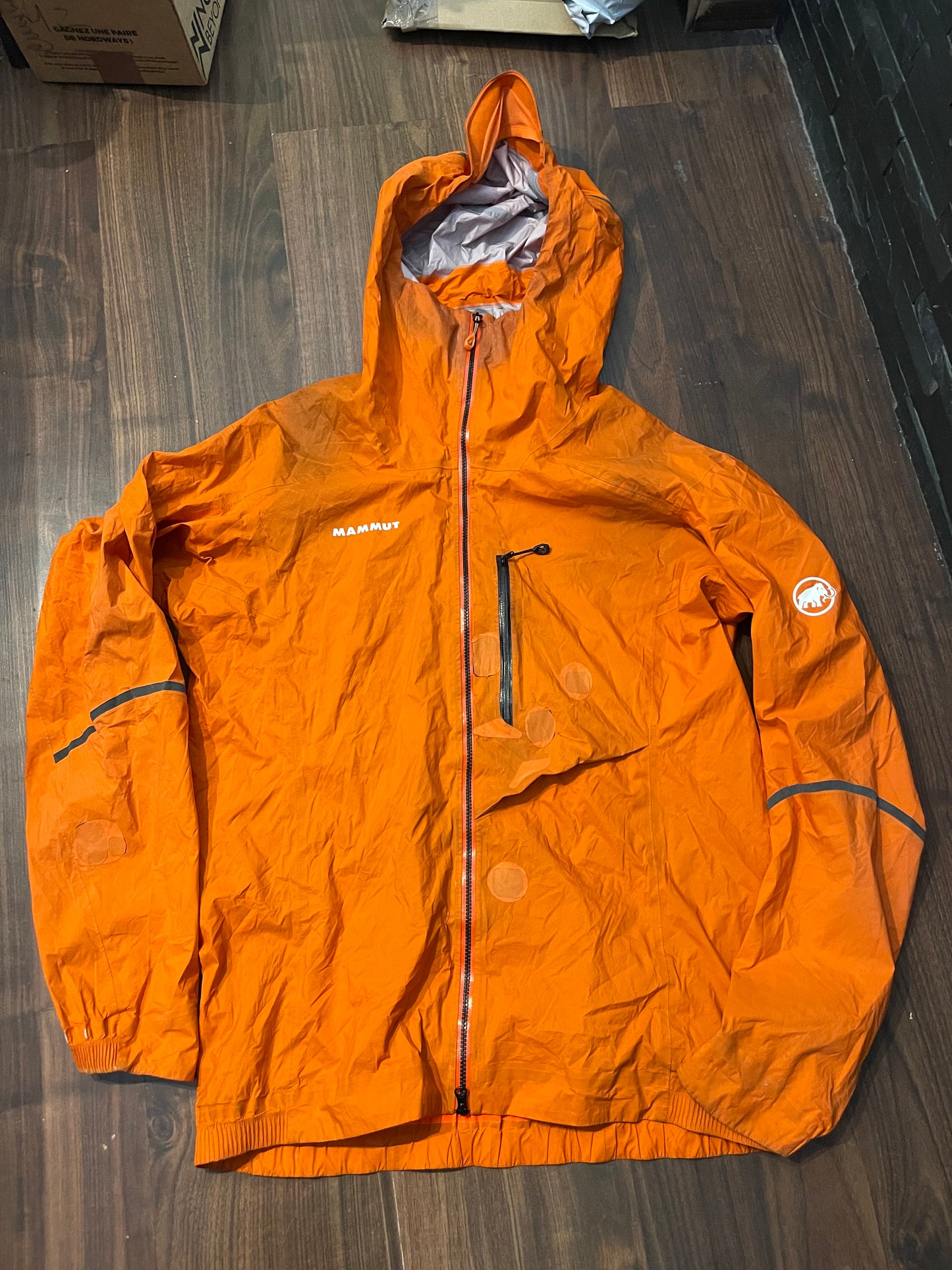 Dünne Regen Jacke Mammut Eiger Nordwand (L Herren) orange - wanderlich.com