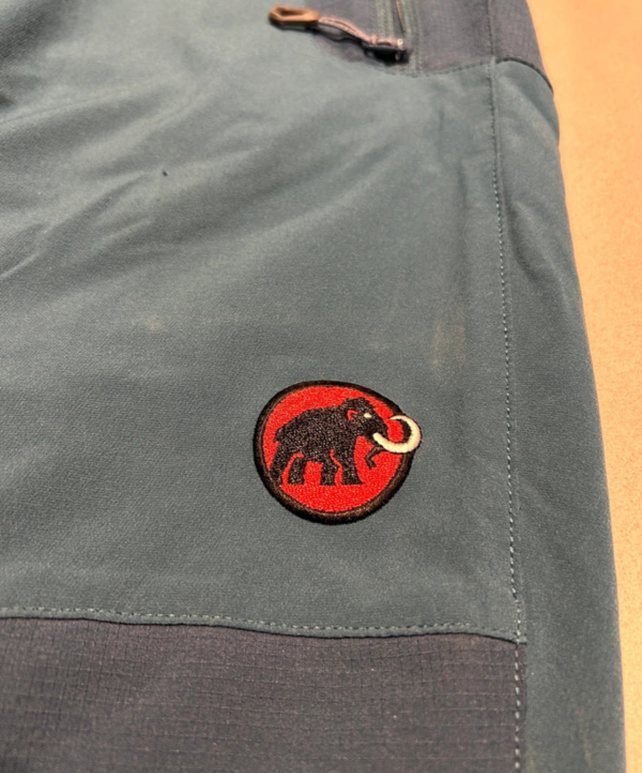 Elastische Trekking Hose von Mammut (S Herren) wasserabweisend blau