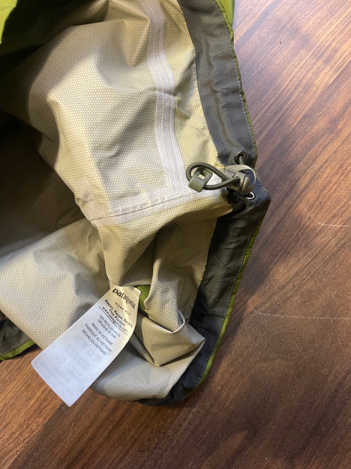 Regen Jacke von Patagonia (M Herren) Hardshell khaki grün