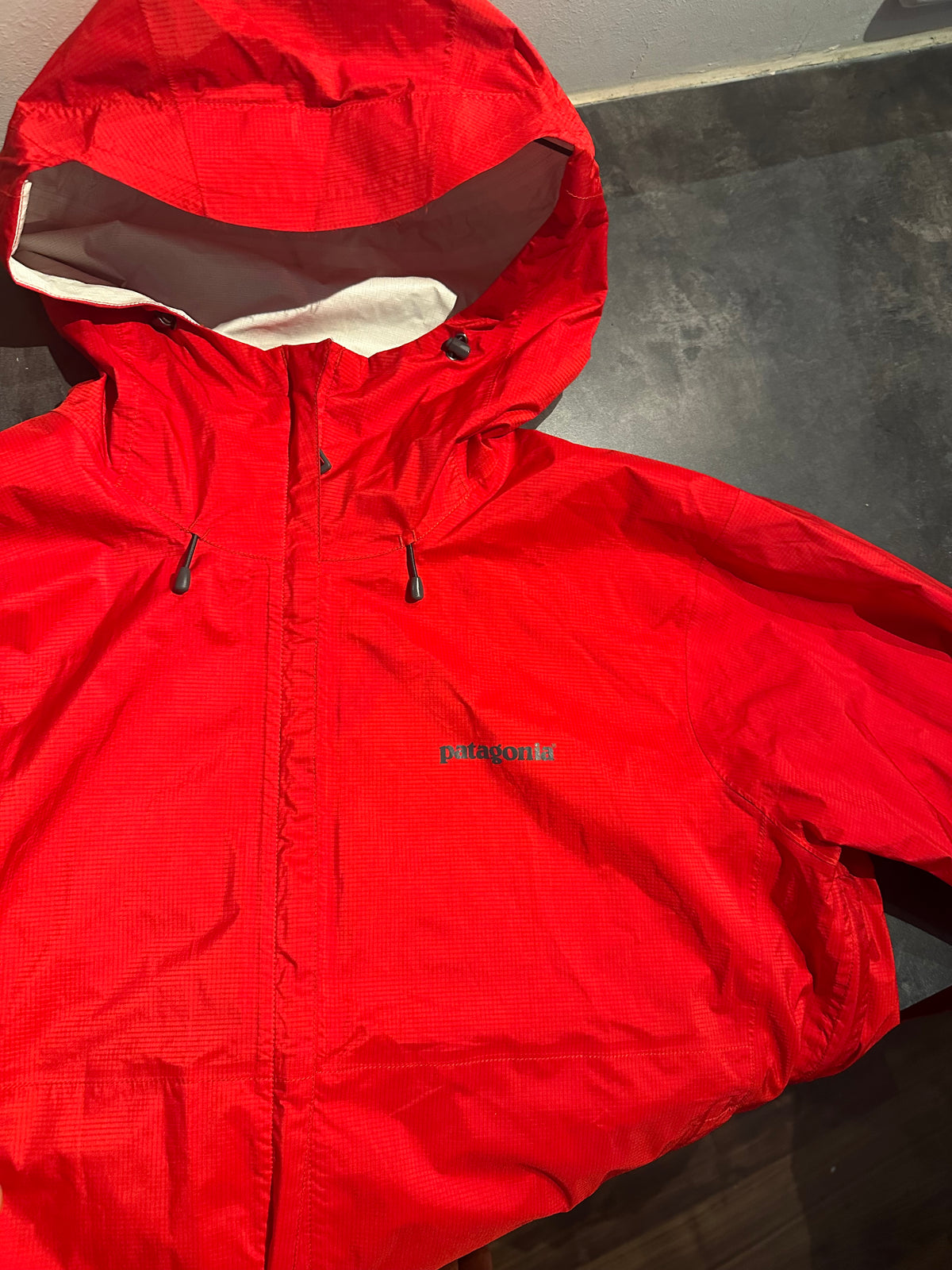 Regen Jacke von Patagonia (XXL Herren) Torrent Shell rot