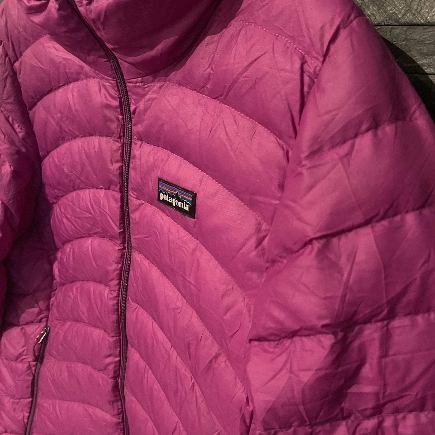 Patagonia Daunen Jacke (XS Damen) wasserabweisend Kapuze Magenta lila
