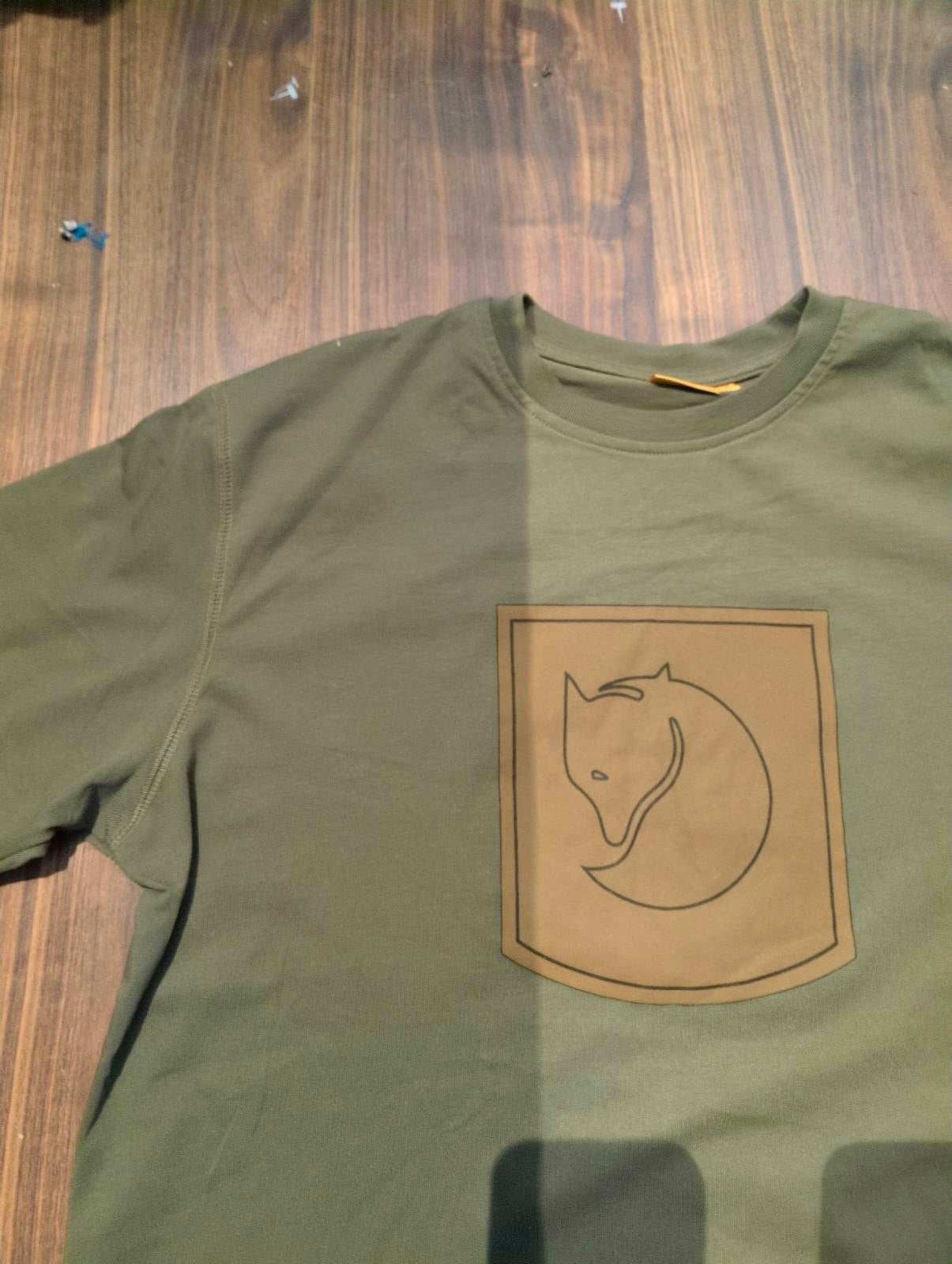 T-Shirt von Fjällräven (L Herren) Baumwolle khaki Brustprint