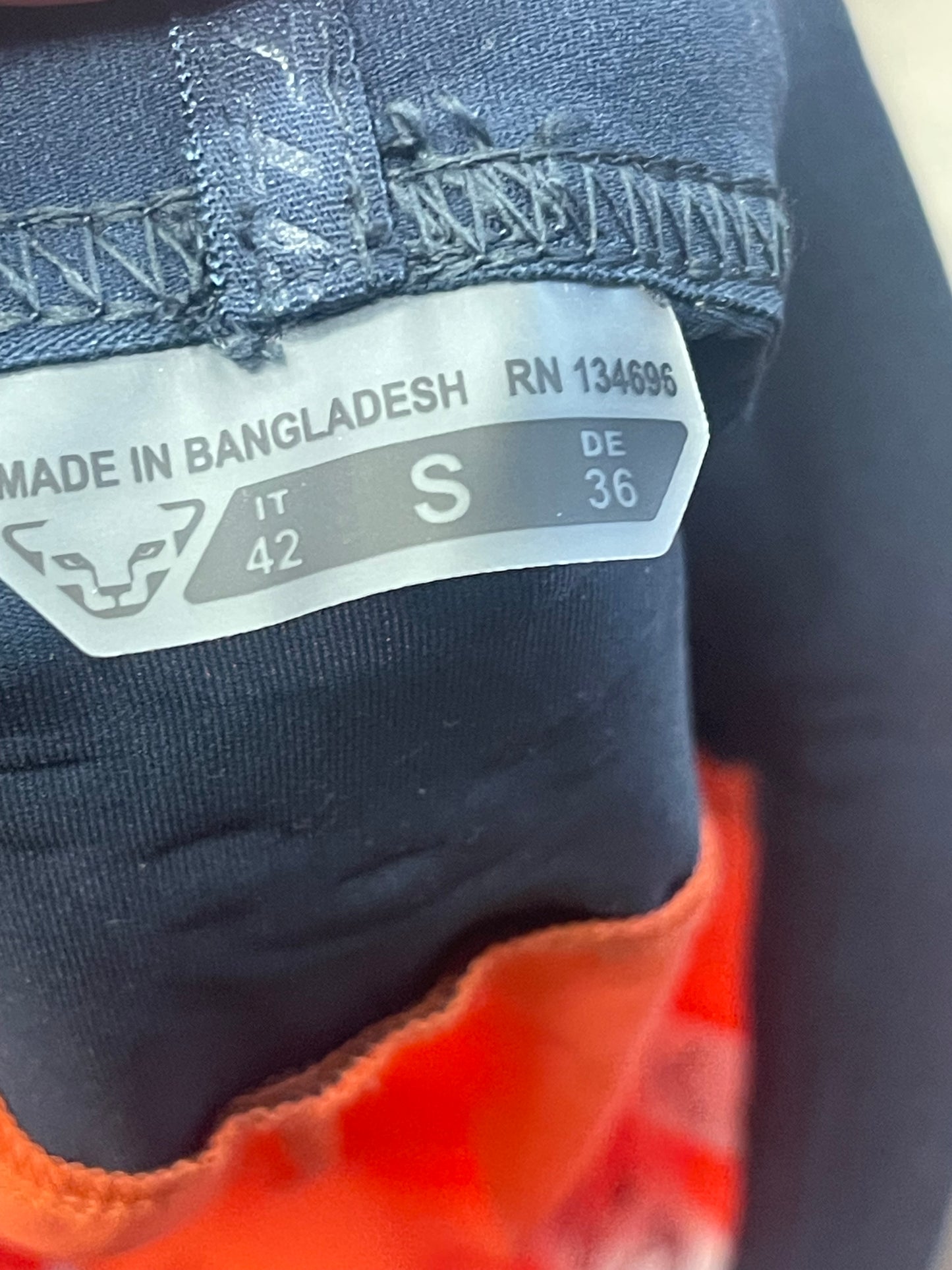 Lauf Shorts von Dynafit (S Damen) neon rot - wanderlich.com