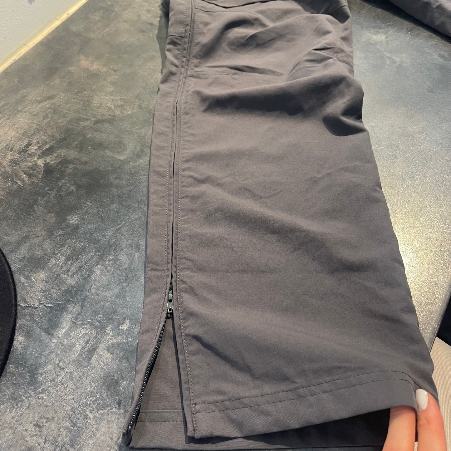 2 in 1 Hose von Mammut (L Herren) Zip-Off wasserabweisend dunkelgrau