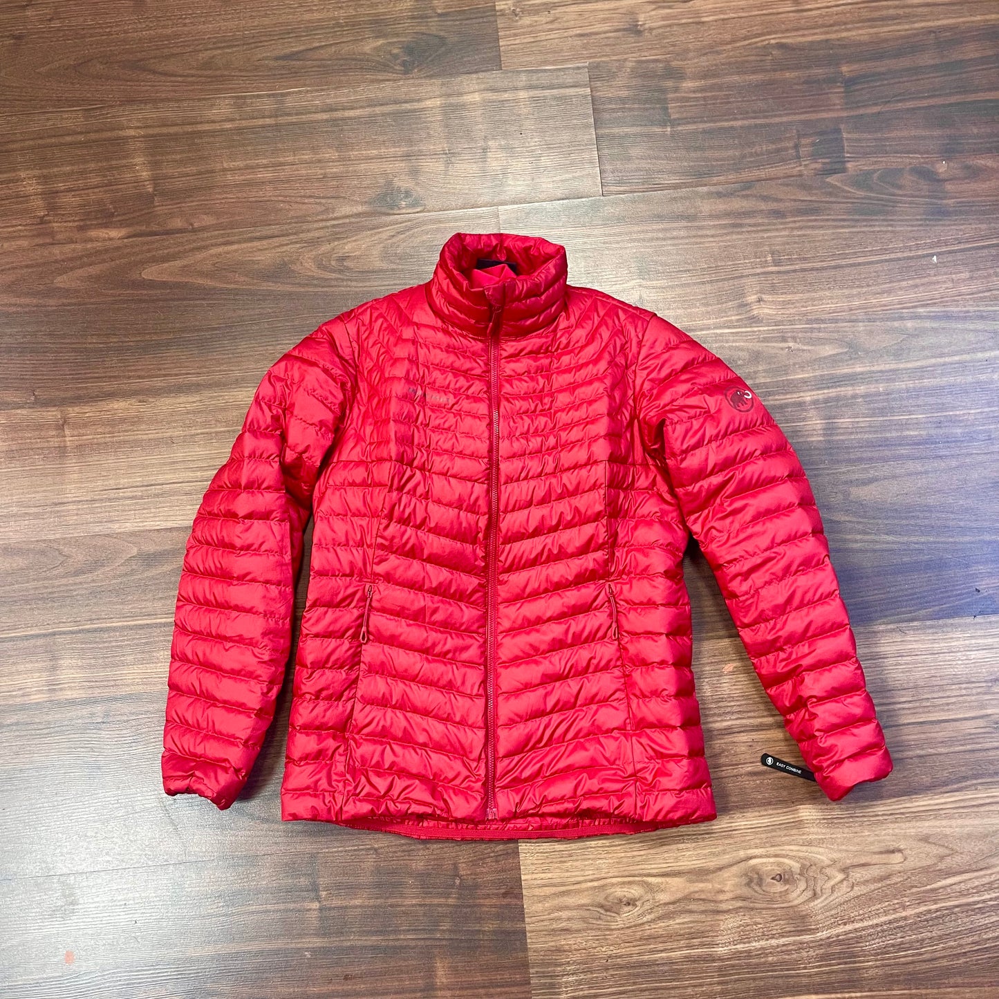 Daunen- Jacke von Mammut (XS und S Damen) rot