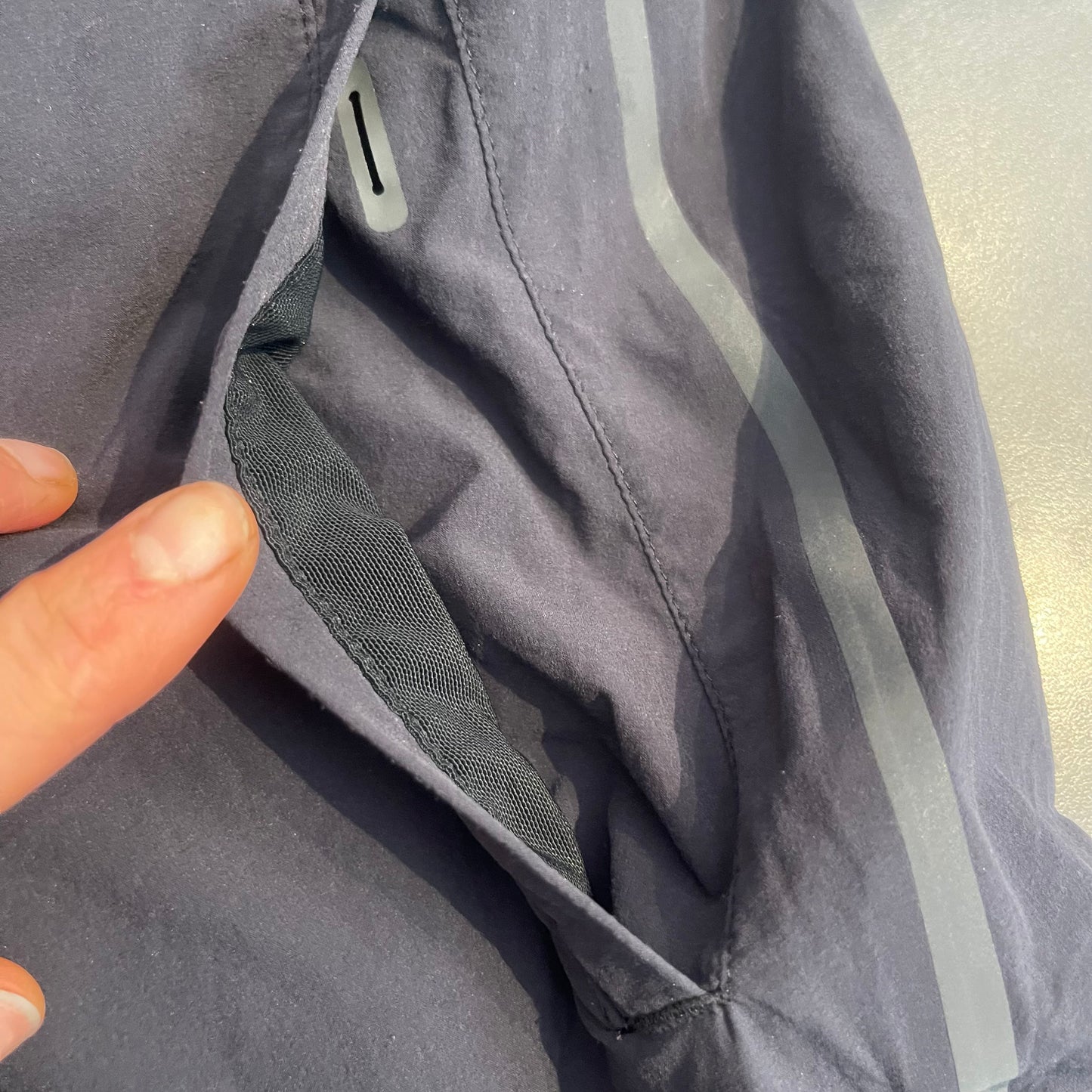 Ultraleichte Kurze Hose von ON (XL Herren) Lauf Shorts schwarz