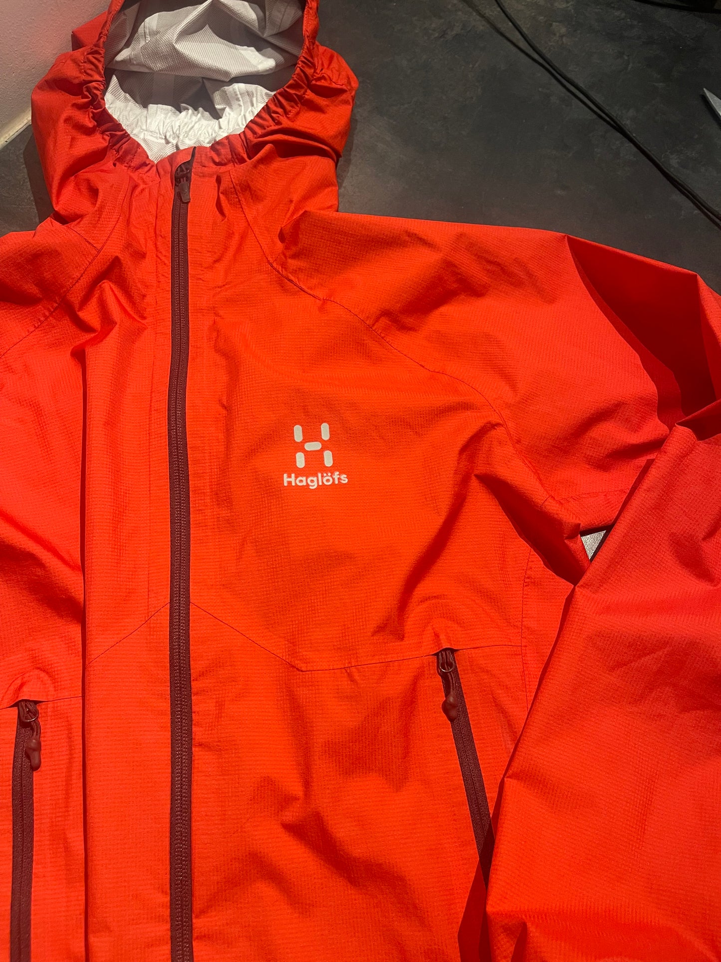 Leichte Regen Jacke von Haglöfs (M Damen) Waterproof rot