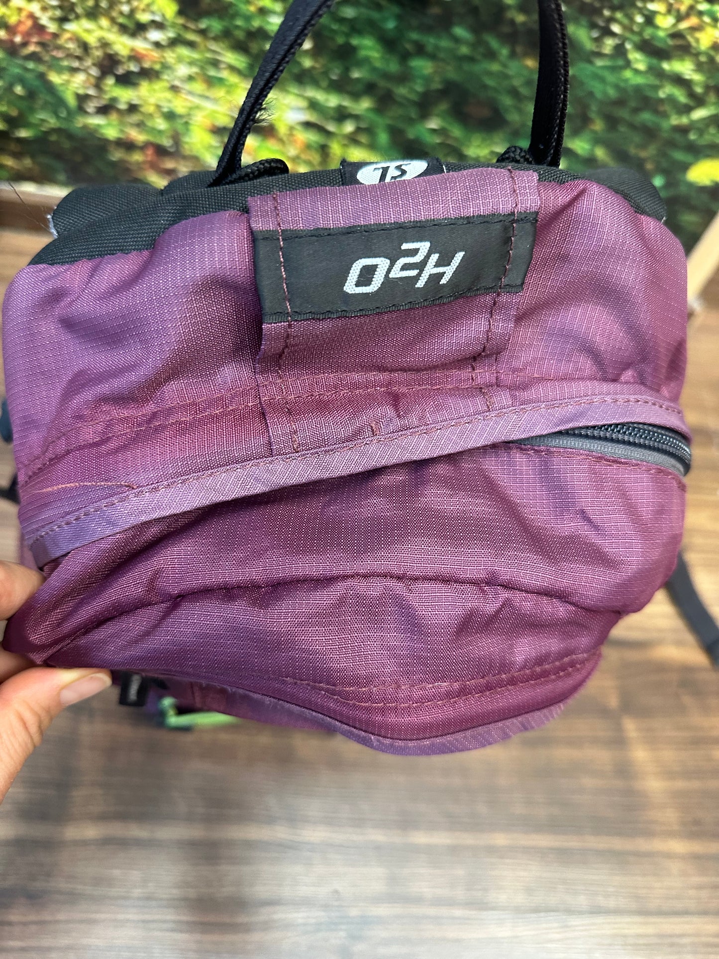 Deuter Rucksack 23 Liter Superlight beerenfarbig /Burgundy AirStripes