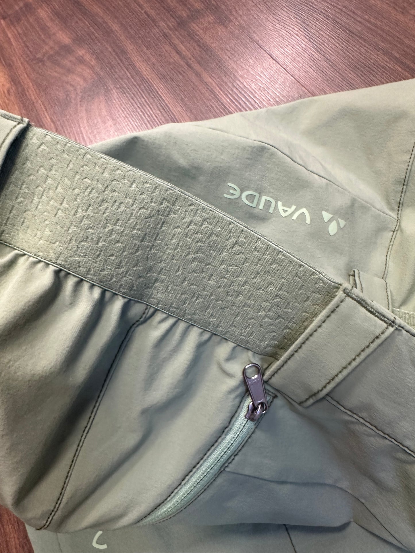 Zip Off Trekking Hose Vaude 2 in 1 ( L bis XL Damen) hell grün