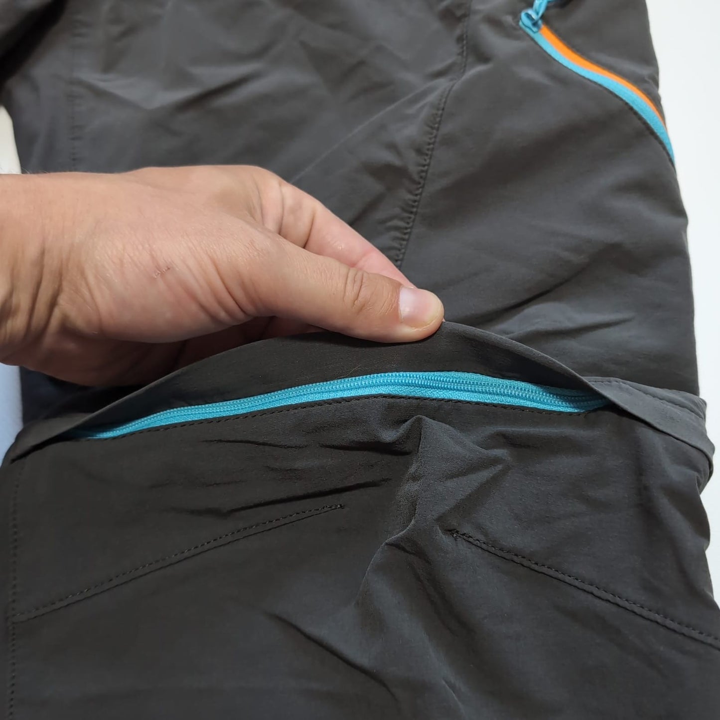 2in1 Hose von Norrøna (S Damen) Zip-Off dunkelgrau