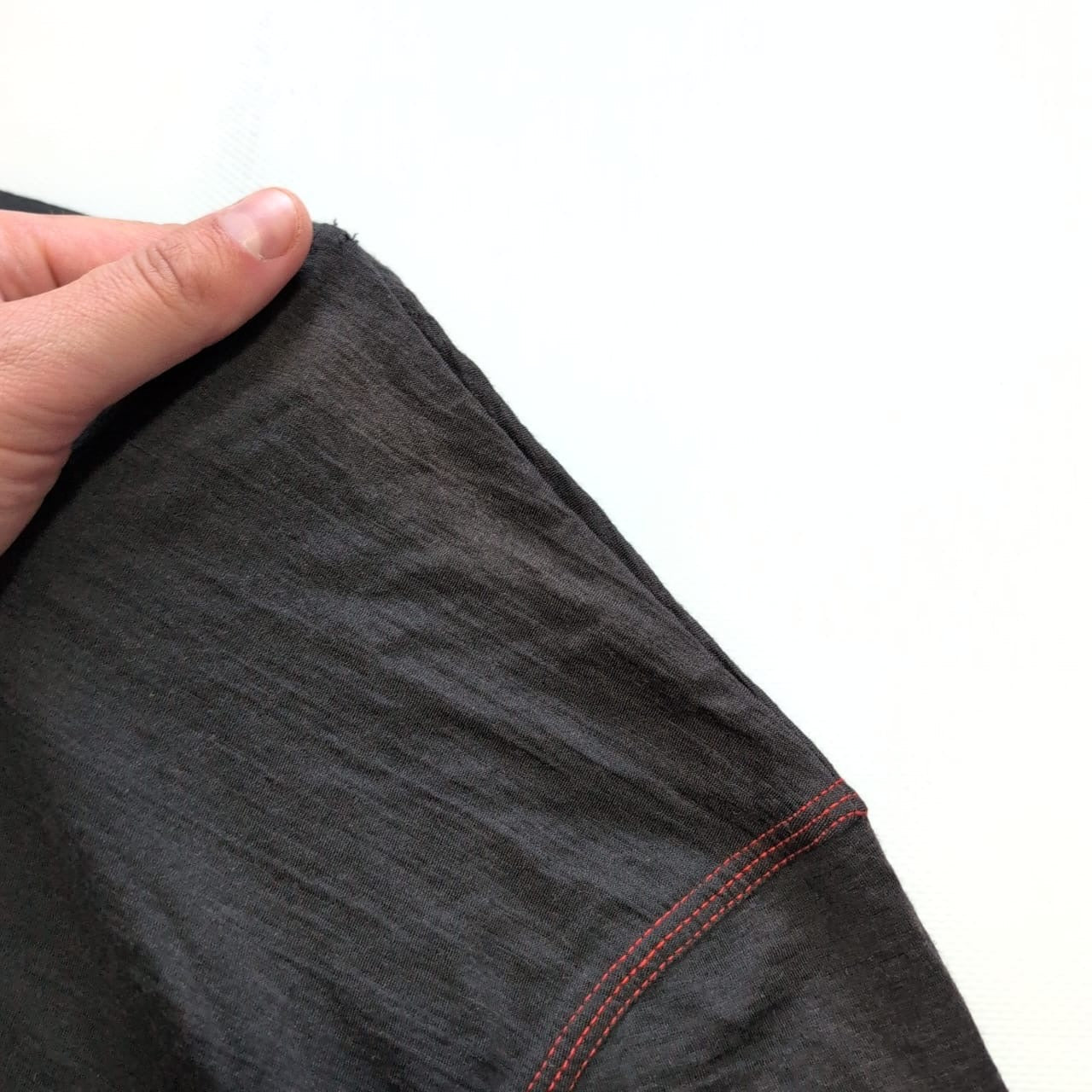 Longsleeve von Icebreaker Merino (XXL Herren) dunkelgrau Brustprint Berge