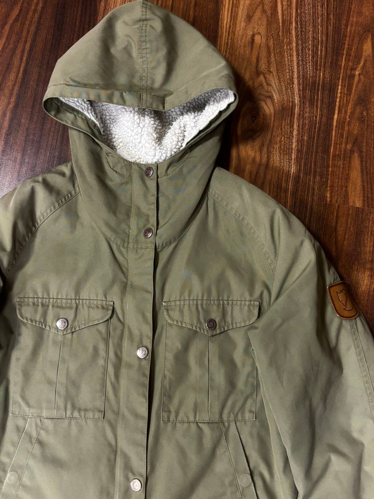 Gefütterte Jacke von Fjällräven S Greenland Parka khaki
