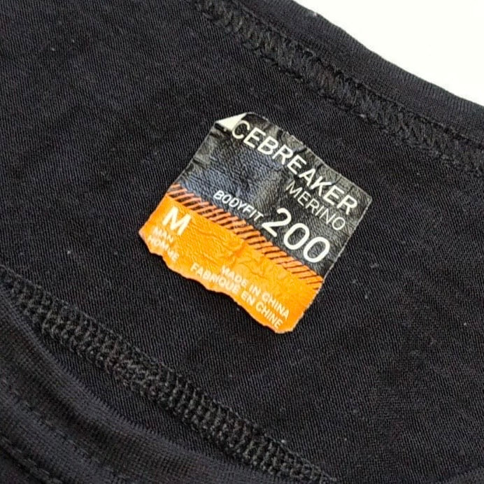 T-Shirt von Icebreaker Merino 200 (M Herren) Baselayer schwarz