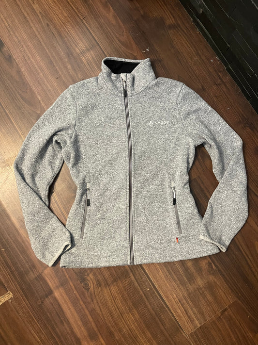 Fleece Jacke von Vaude (M: 40 Damen) Strickoptik hell grau - wanderlich.com
