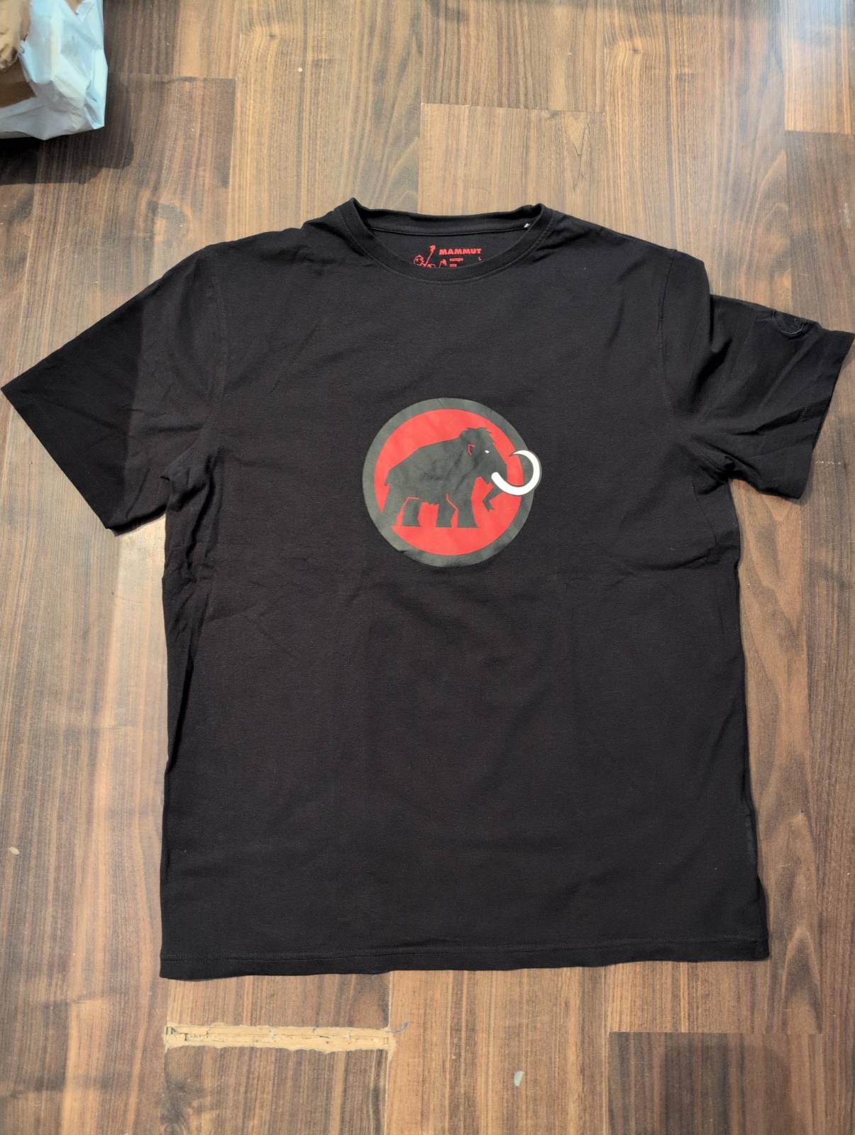 T-Shirt von Mammut (L Herren) Baumwolle schwarz Brustprint