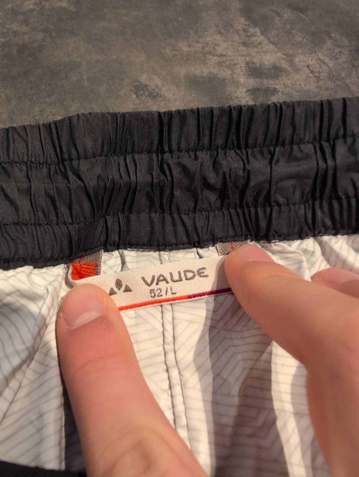 Regenhose von Vaude (L:52 Herren) Hardshell Hose schwarz