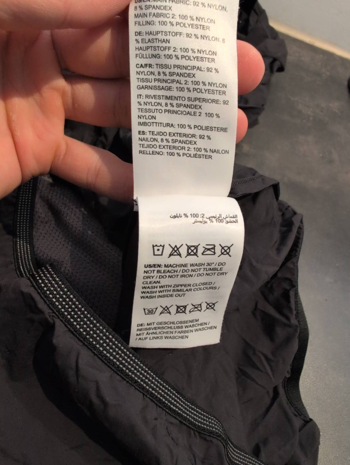 Leichte Hybride Jacke von Maloja (M Herren) Primaloft schwarz - wanderlich.com