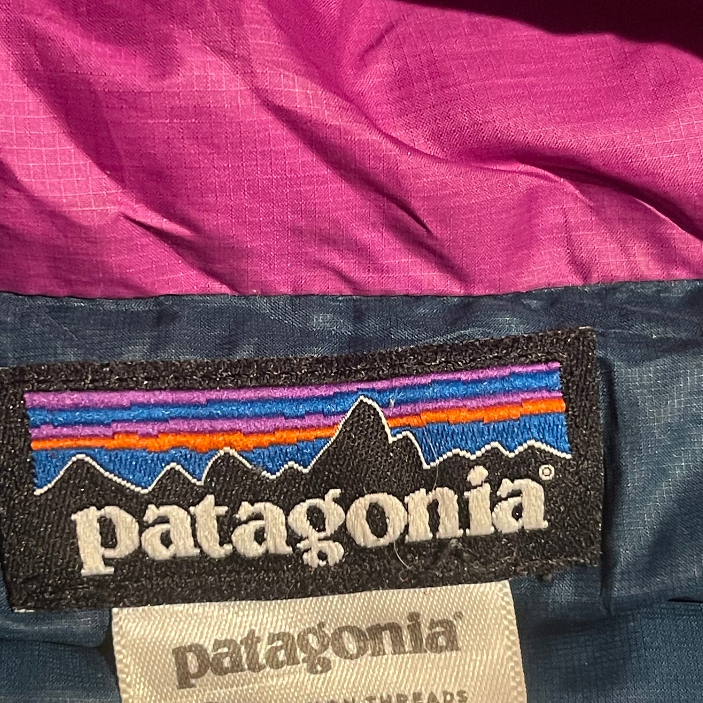 Patagonia Daunen Jacke (XS Damen) wasserabweisend Kapuze Magenta lila