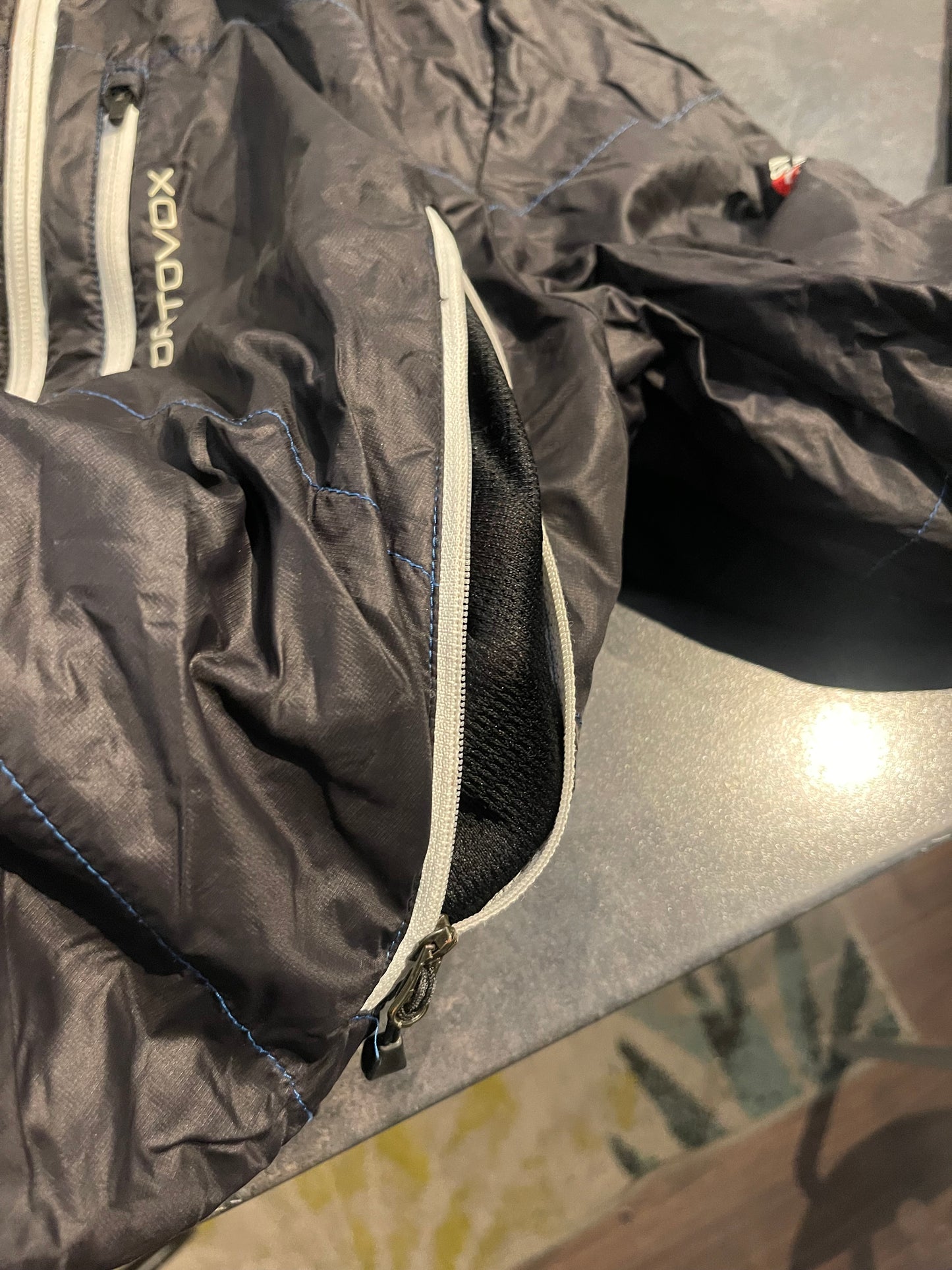 Daunen / Woll Jacke Ortovox Merino (M Herren) schwarz - wanderlich.com