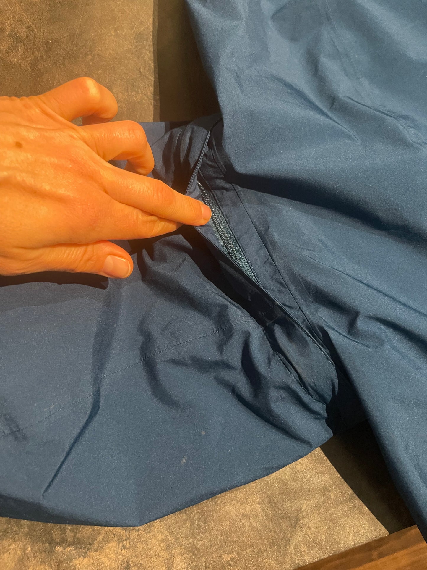 Leichte Hardshell Jacke von Mammut Goretex (L Herren) blau