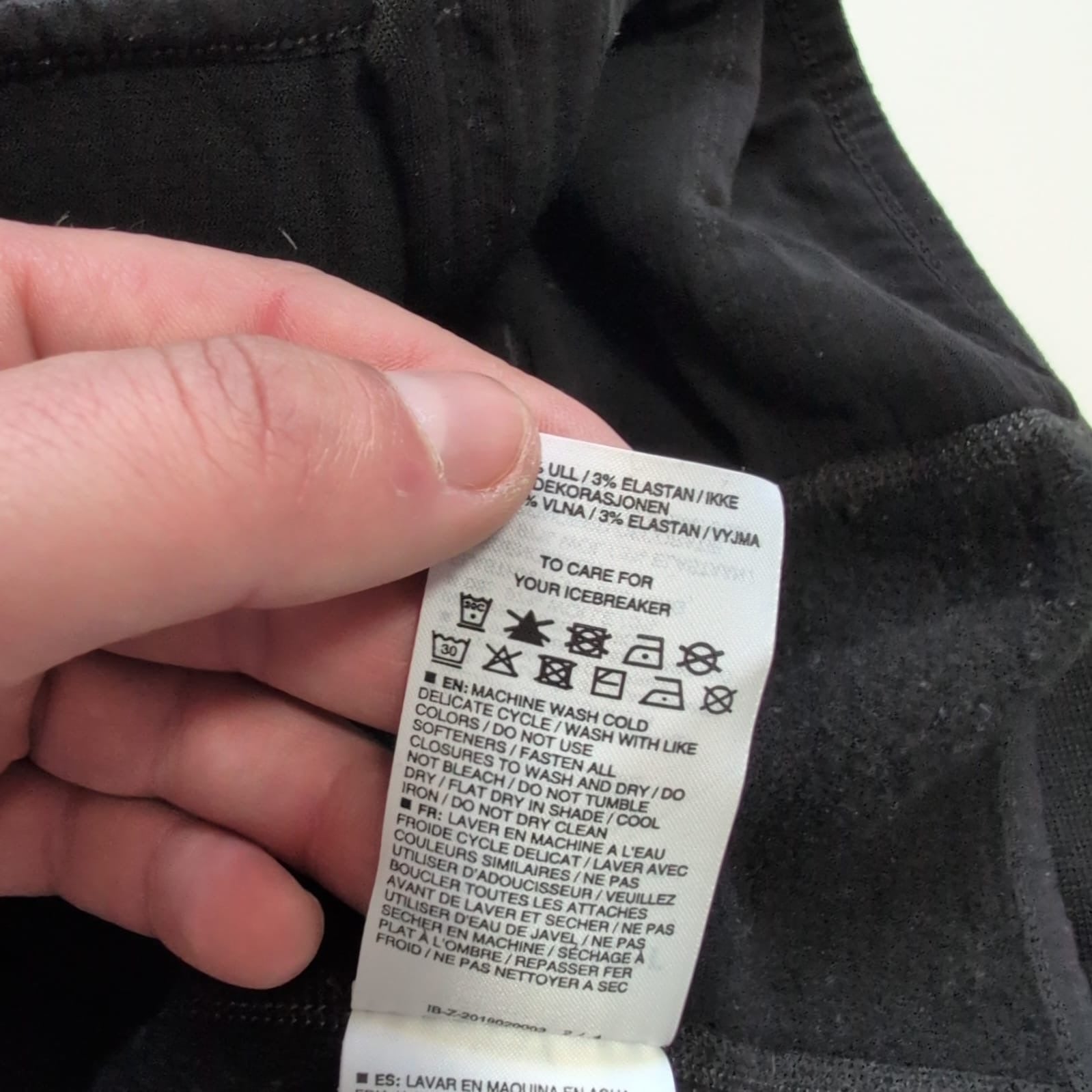 Zipper Merino Jacke von Icebreaker (L Herren) schwarz - wanderlich.com