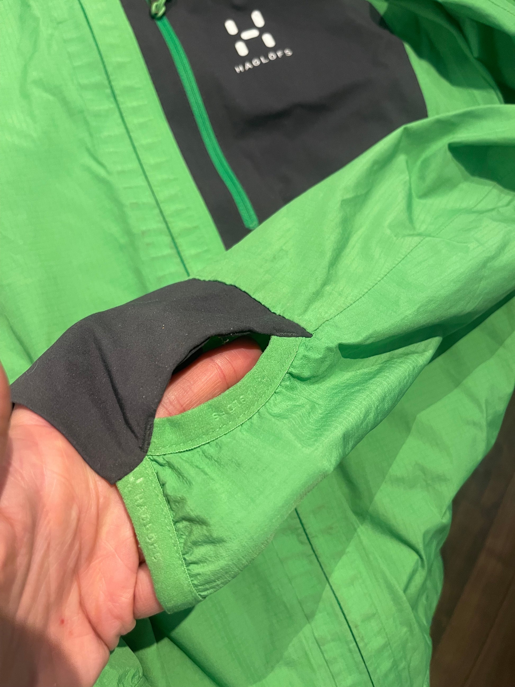 Ultraleichte Regen Jacke von Haglöfs (M Herren) Goretex grün - wanderlich.com