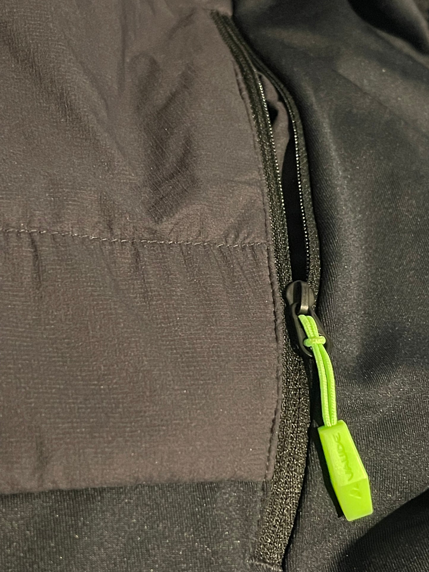 Primaloft Jacke von Vaude (Herren XL/ 54 ) Kapuzenjacke schwarz