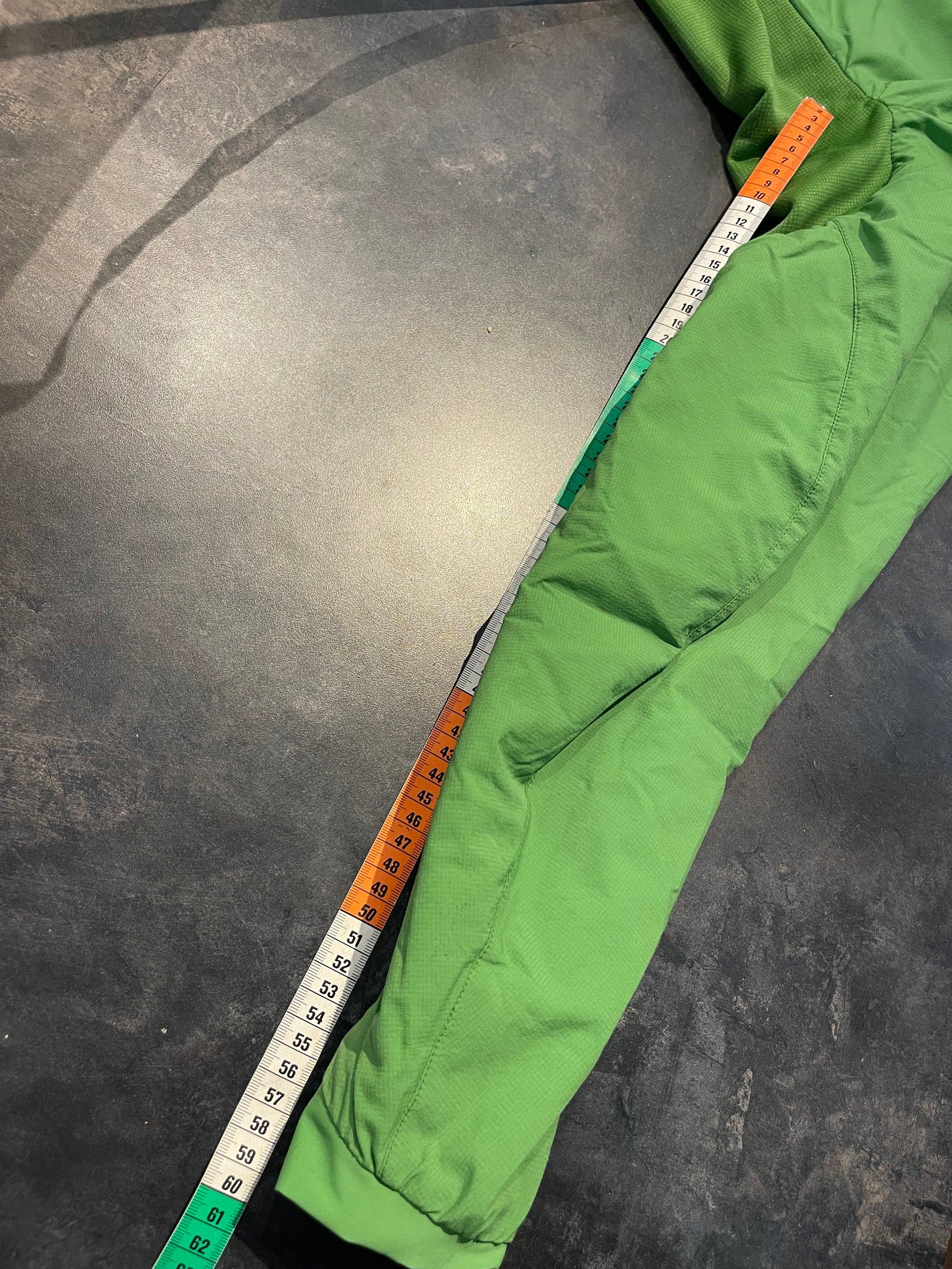 Ultraleichte gefütterte Jacke von Arcteryx Atom LT (XL Damen) grün - wanderlich.com