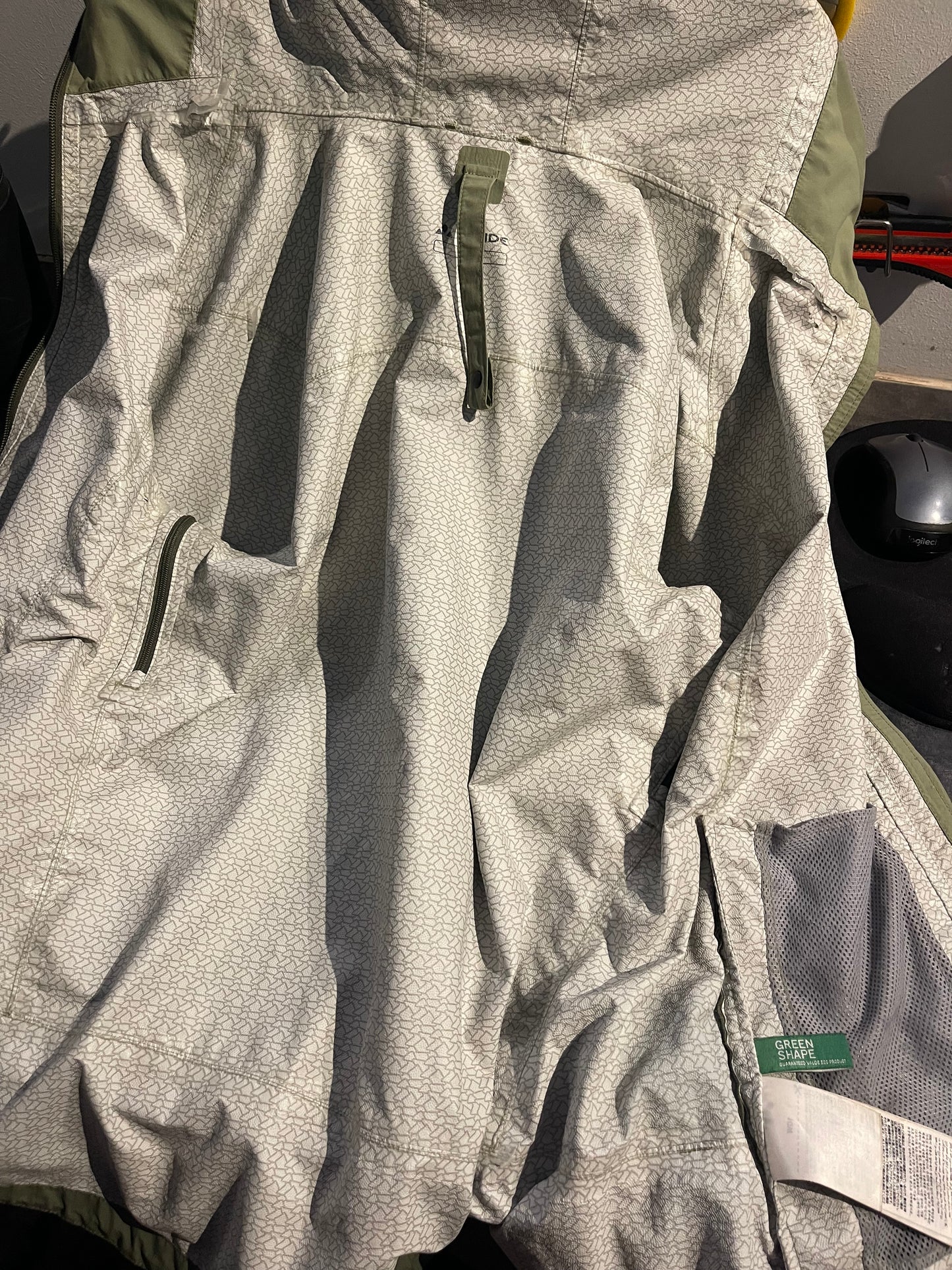 Regen Jacke von Vaude (M Damen) Hardshell grün