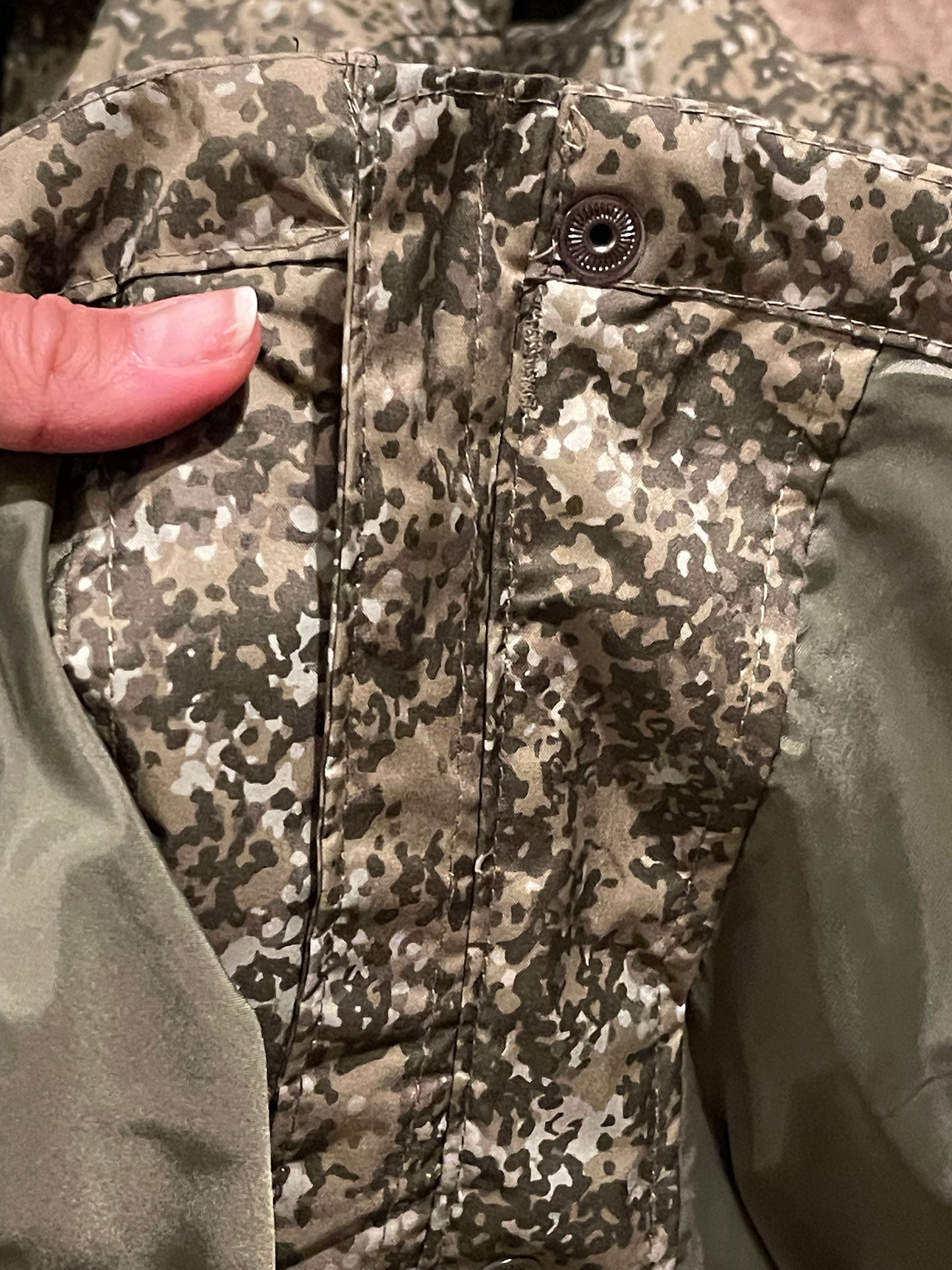 Camouflage Regenjacke /Windbreaker von Columbia XL (Damen) khaki/ olivegrün