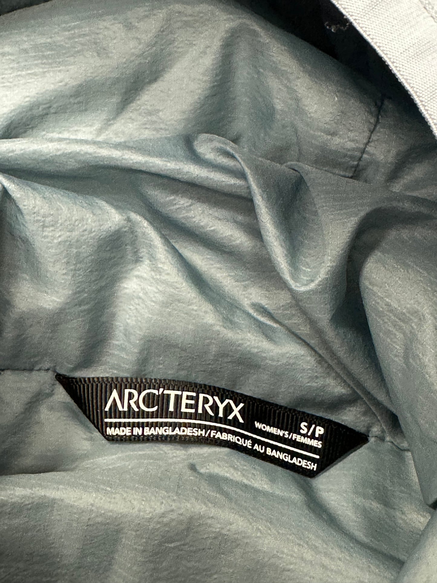 Jacke von Arcteryx Atom LT (S Damen) hellblau