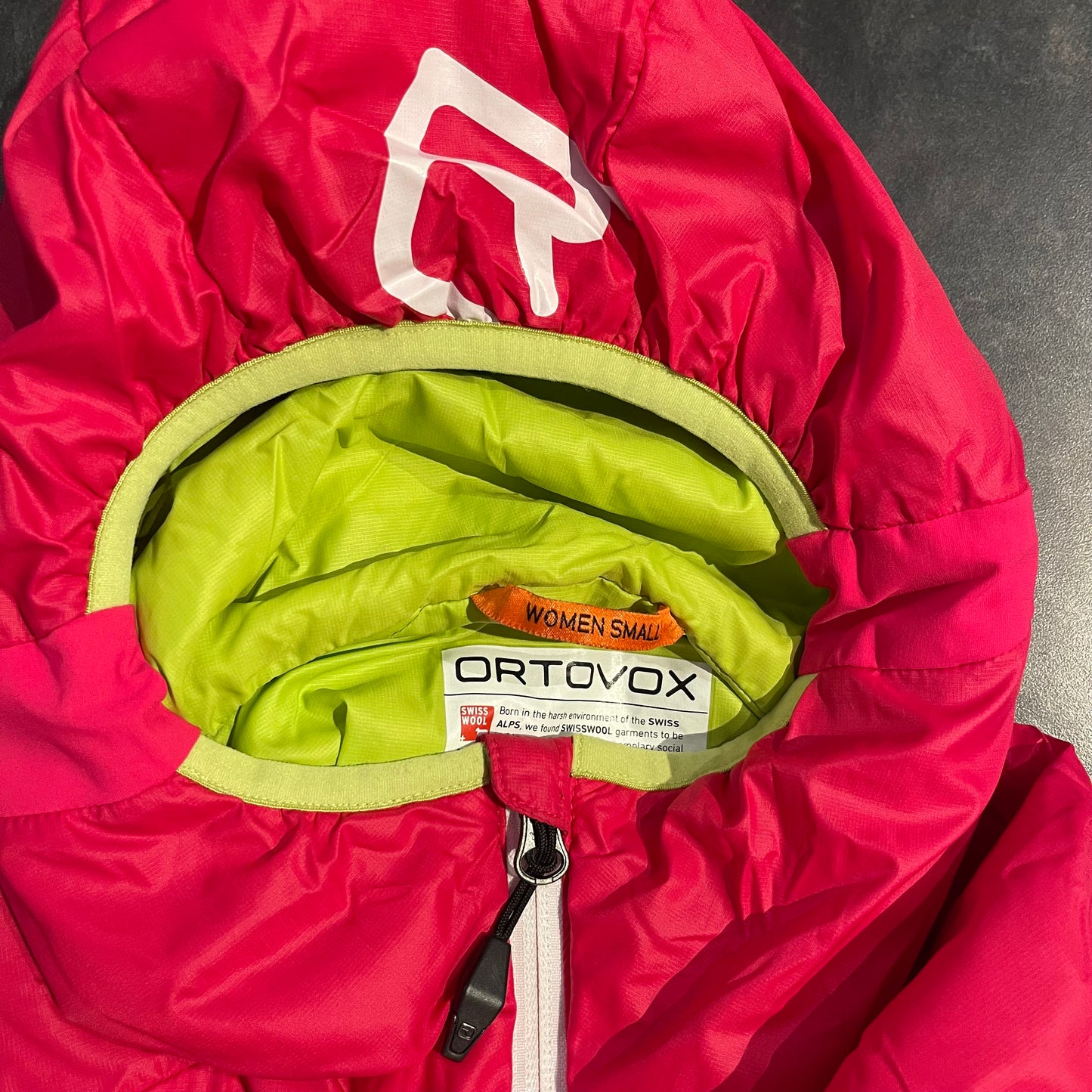 Wolle / Daunen Jacke von Ortovox (S Damen) pink mit Kapuze