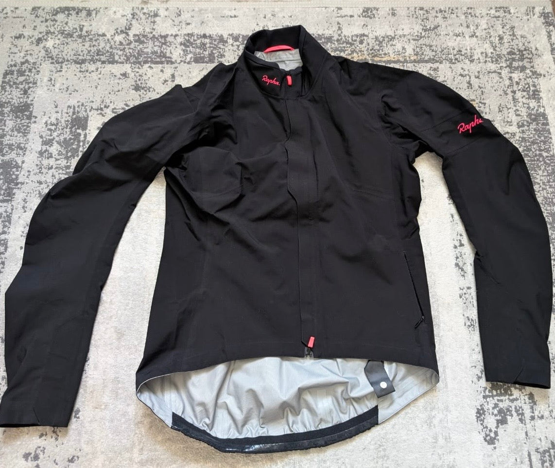 Rad Regen Jacke von Rapha (XL Damen / M Herren) Hardshell schwarz - wanderlich.com