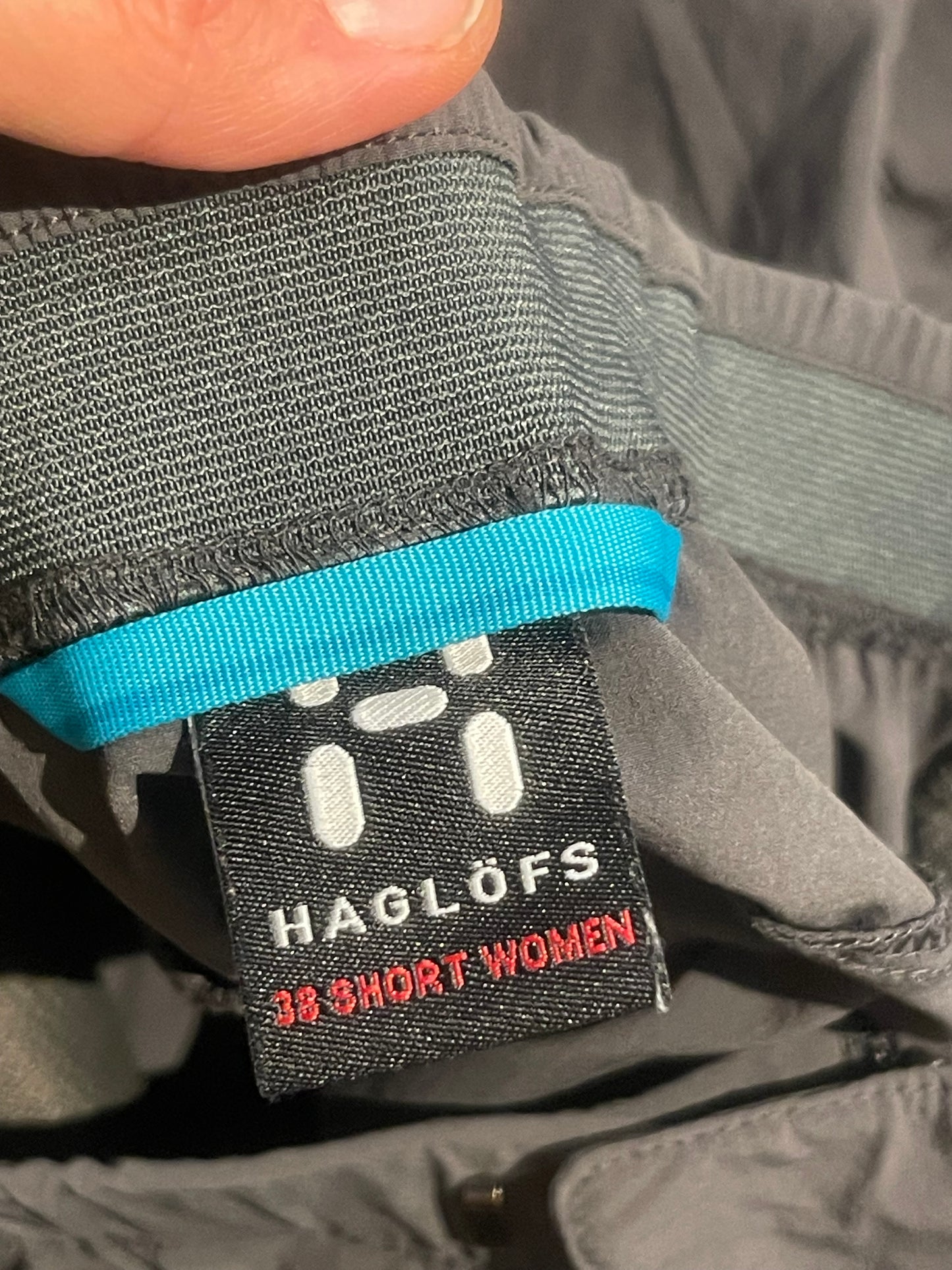 Leichte Trekking Hose von Haglöfs (M Damen) Anthrazit grau - wanderlich.com
