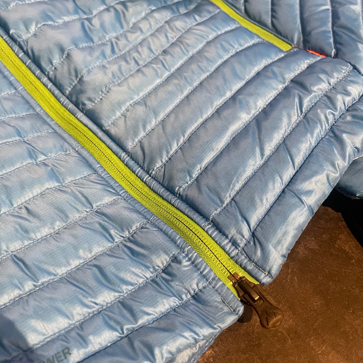 Daunen Jacke von Vaude (XL /52 Damen) wasserabweisend blau