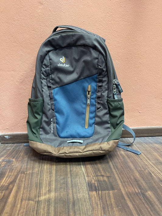 Deuter Rucksack StepOut 16 Liter khaki blau braun