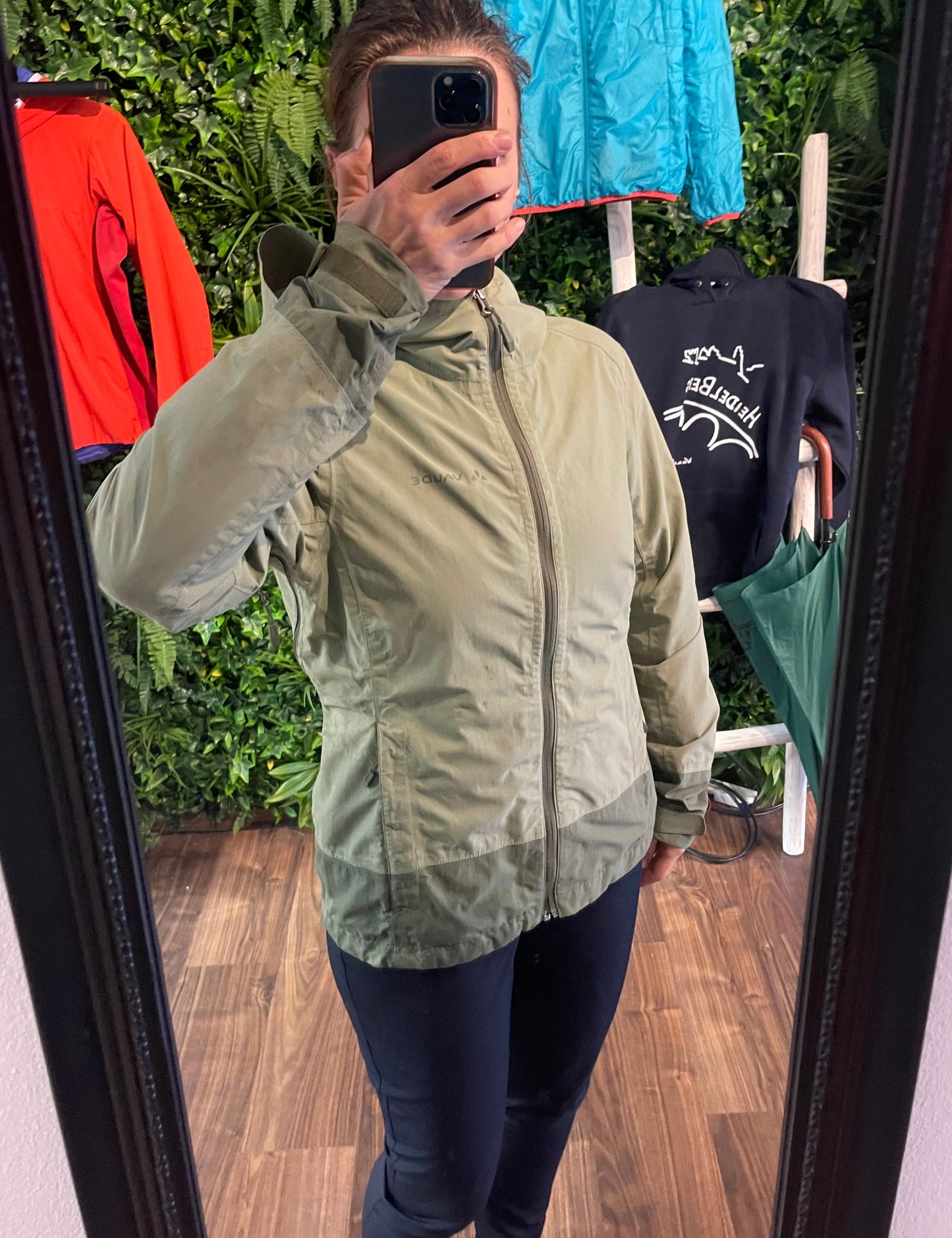 Regen Jacke von Vaude (M Damen) Hardshell grün