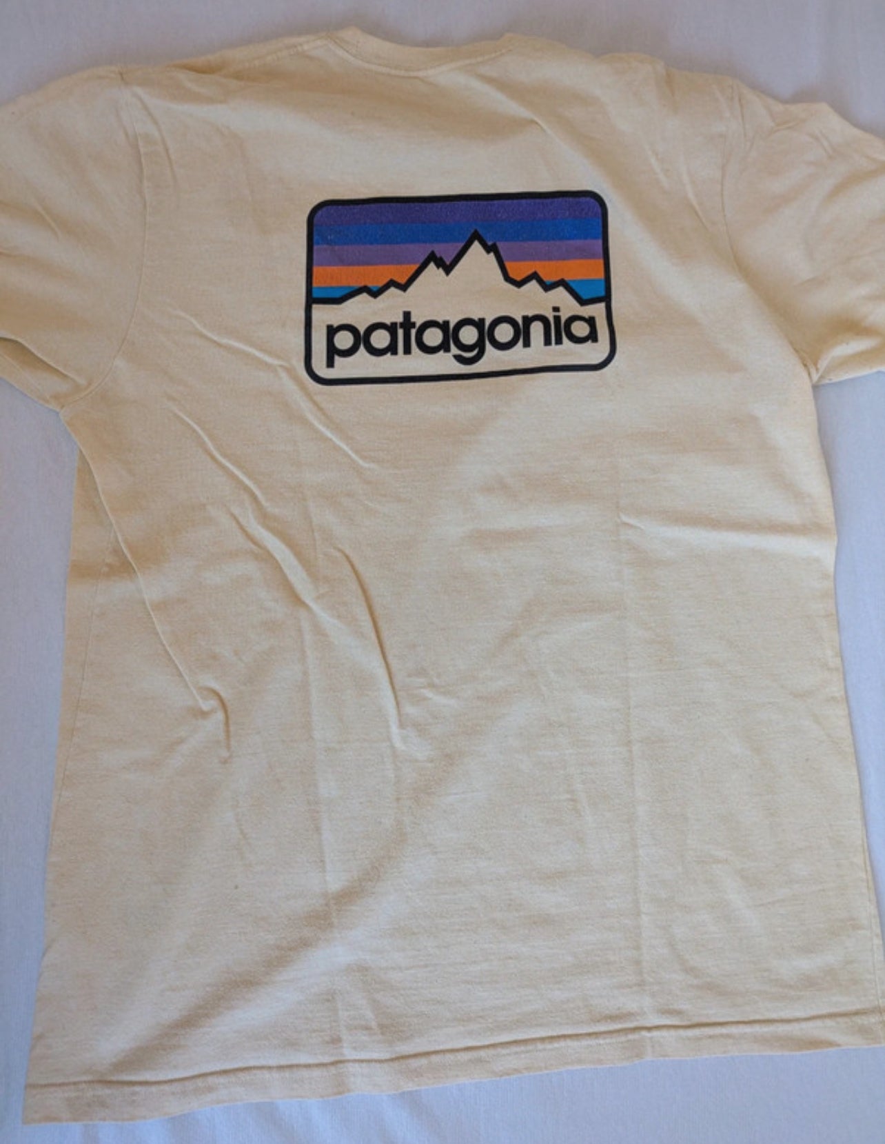 Patagonia T-Shirt ( XL ) Organic Cotton hellgelb mit Backprint