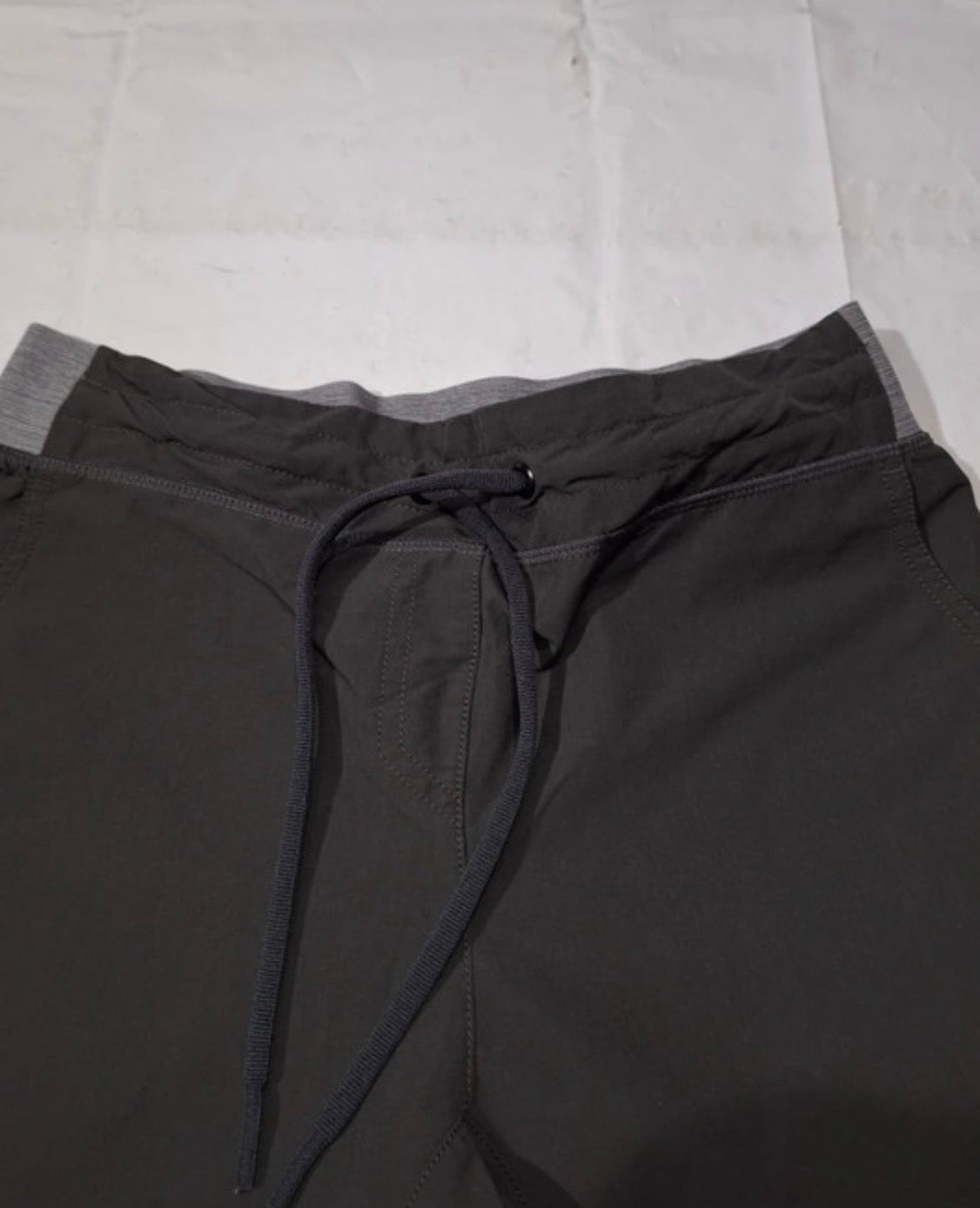 Kurze Wanderhose Mammut (XS Damen) Shorts Anthrazit - wanderlich.com